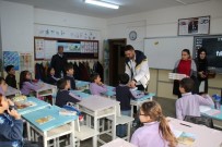 GRAFIK TASARıM - Üniversite Öğrencilerinden Köy Okuluna 'Zeka Oyunları' Projesi