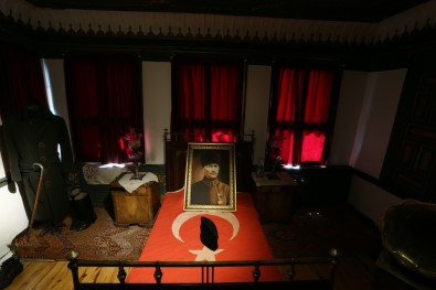 Atatürk'ün 98 Yıl Önce Kaldığı Konak Ziyarete Açıldı