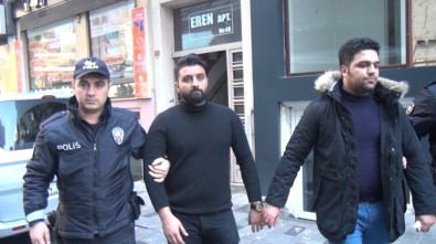 Taksim'de Turistler Birbirine Girdi Açıklaması 2 Kişi Bıçaklandı