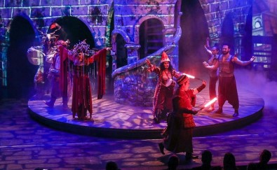 'Uçmak, Hezarfen Ahmed Çelebi' Oyununa Yoğun İlgi