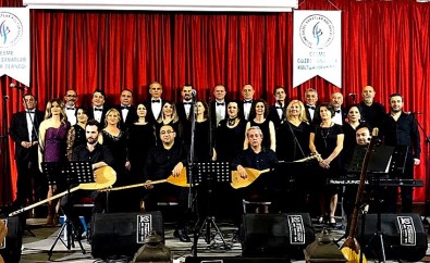Çeşme'de Kış Soğuğunda Türk Halk Müziği Sıcaklığı
