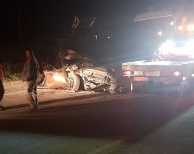 Muğla'da Otomobil Önündeki Kamyona Çarptı Açıklaması 1 Ölü 1 Yaralı