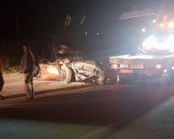 OSMAN KAYA - Muğla'da Otomobil Önündeki Kamyona Çarptı Açıklaması 1 Ölü 1 Yaralı