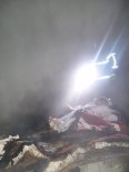 UZUNBAĞ - Samandağ'da Çıkan Yangında Evdeki Eşyalar Kullanılamaz Hale Geldi