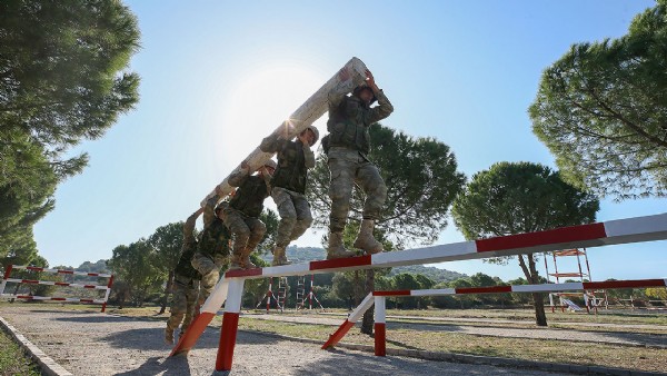 Şehit amfibilerin hatıraları 'Timsah Yuvası'nda yaşatılıyor