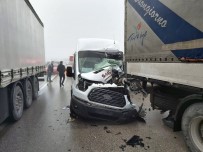 YOLCU MİNİBÜSÜ - Amasya'da Zincirleme Trafik Kazası Açıklaması 7 Yaralı