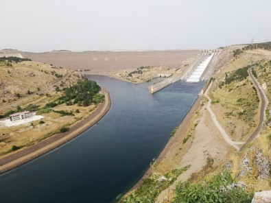 Atatürk Barajı'ndan 2019'Da 3,3 Milyar Liralık Enerji Üretildi