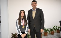 SATRANÇ FEDERASYONU - Başkan Kocaman, Genç Satranç Sporcunu Ağırladı