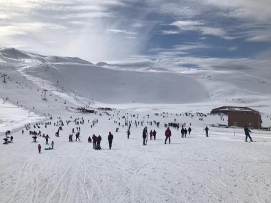 Bingöl'de Kayak Merkezi Yoğun İlgi Görüyor