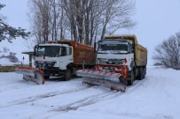 METEOROLOJI - Erzincan Kent Merkezi Kara Hasret Kalırken İlçelerde 37 Köy Yolu Ulaşıma Kapandı