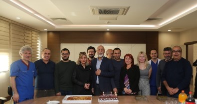 Özkan Çiftinden, Gazetecilere Pastalı Kutlama