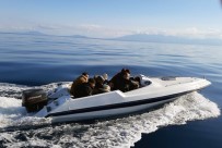 SAHİL GÜVENLİK - Sürat Motoru İle Kaçarken Yakalandılar