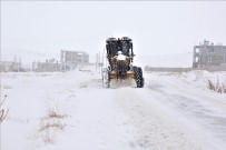 KARLA MÜCADELE - Tuşba Belediyesinden Karla Mücadele Çalışması