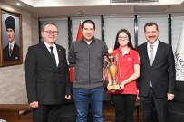 SATRANÇ - Başkan Yılmaz Balıkesirli Milli Sporcuyu Ağırladı