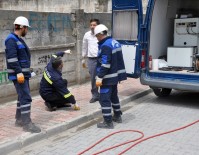 KAYIT DIŞI - Dicle Elektrik, Yer Altından Kaçak Hat Çekenlere Göz Açtırmıyor