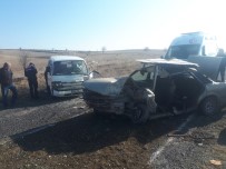 BIRGI - Hurdaya Dönen Otomobilde Sıkışan Sürücüyü İtfaiye Kurtardı