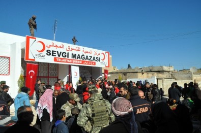 Kızılay Tel Abyad'da Sevgi Mağazası Açtı