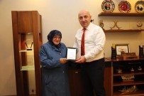 TEKERLEKLİ SANDALYE - 82 Yaşındaki Kadriye Teyze, 2 Yılda 30 Tekerlekli Sandalye Bağışladı