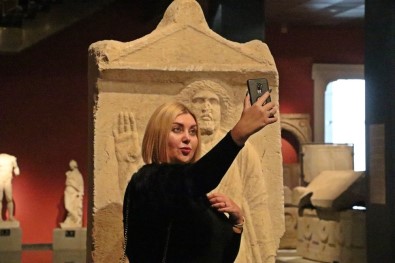 Antalya'da Müzesi'nde 'Selfie' Günü