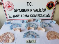 İL JANDARMA KOMUTANLIĞI - Diyarbakır'da Bir Kişi, Üzerinde Sahte 50 Bin 550 Lira İle Yakalandı