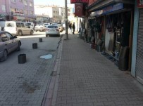 KALDIRIM İŞGALİ - Ereğli'de Zabıta Kaldırım İşgaline Geçit Vermiyor