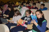 OKUL MÜDÜRÜ - Hastanenin Konferans Salonunda Kitap Okudular