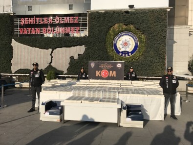 İstanbul'da FETÖ Bağlantılı Sahte Dolar Operasyonu Açıklaması 127 Milyon Dolar Ele Geçirildi