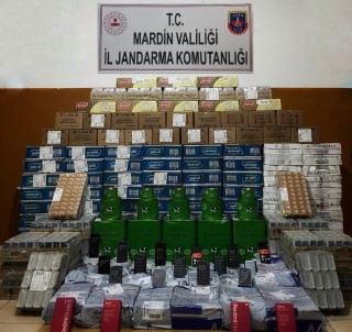 Mardin'de Kargo Aracında Kaçak Malzemeler Ele Geçirildi