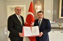 MEHMET AKİF ERSOY - Mehmet Akif Ersoy Kapalı Yüzme Havuzu Ortahisar'a Devredildi!