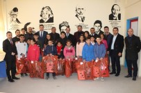 HABUR SıNıR KAPıSı - Silopi'de Öğrencilere Kışlık Giysi Yardımı