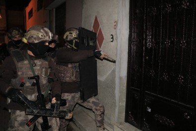 Uyuşturucu Ticaretinden Hapis Cezası Alanlara Şafak Vakti Baskın