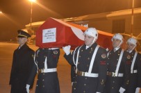 TUGAY KOMUTANI - Ağrı'da Şehit Olan Askerin Cenazesi Baba Ocağına Uğurlandı