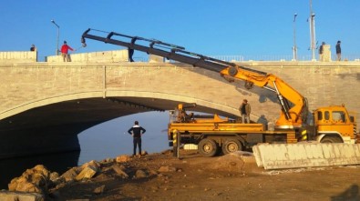 Ayvalık'ta Deniz Manzaralı Gönül Yolu Köprüsü'nde Son Viraj