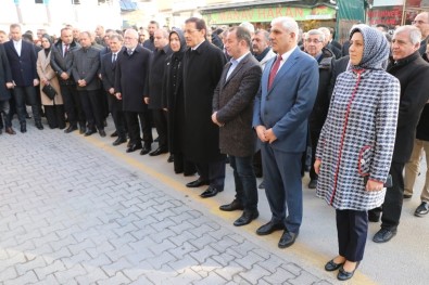 Bolu'da İhtiyaç Sahipleri İçin Yardımlaşma Çarşısı Açıldı