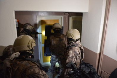Bursa'da Şafak Vakti Dev Uyuşturucu Operasyonu...