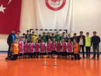 BEDEN EĞİTİMİ ÖĞRETMENİ - Isparta Hızırbey Ortaokulu Üst Üste Üçüncü Kez Şampiyon Oldu