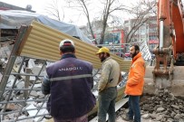 İŞ MAKİNESİ - (Özel) Çöken Binadan Son Anda Kurtulan İşçiler Korku Dolu Anları Anlattı