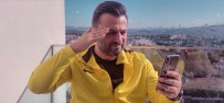 BÜLENT UYGUN - Ünlü Teknik Direktör Müzik Klipinde Rol Aldı