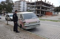 ULUBATLı HASAN - Çalıntı Aracı Yol Ortasında Bırakıp Kaçtılar