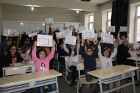 SINIF ÖĞRETMENİ - Elazığ Da 125 Bin Öğrencinin Karne Heyecanı
