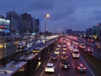 YAVUZ SULTAN SELİM - İstanbul'da trafik felç!