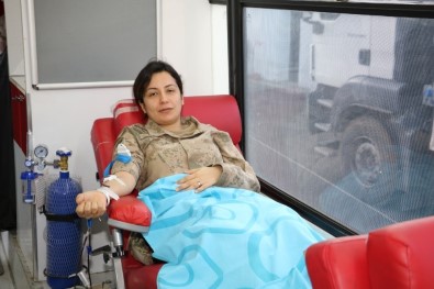 Jandarmadan 'Kan Ver Hayat Kurtar' Kampanyasına Destek