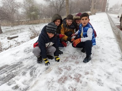 Kar Gercüş'ü Beyaza Bürüdü