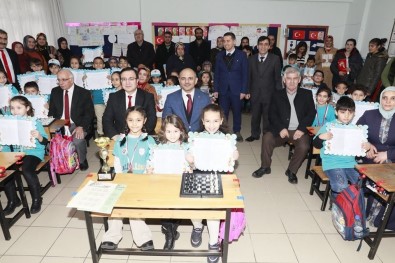 Körfez'de Öğrenciler Karne Heyecanı Yaşadı