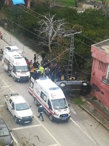 Otomobil Elektrik Direğine Çarptı Açıklaması 5 Yaralı