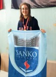 ALTIN MADALYA - SANKO Okullarının Yüzme Başarısı