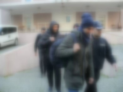 İzmir Merkezli FETÖ Operasyonunda 82 Tutuklama Kararı