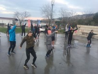 KARTAL BELEDİYESİ - Kartallılar Soğuğa Aldırış Etmeden Sabah Sporunda Buluştu