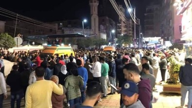 Mısır'da Bir Araç Yayaların Arasına Daldı Açıklaması 7 Yaralı