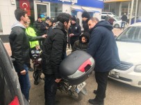 MOTOSİKLET SÜRÜCÜSÜ - Önüne Köpek Çıkınca Kaza Yaptı